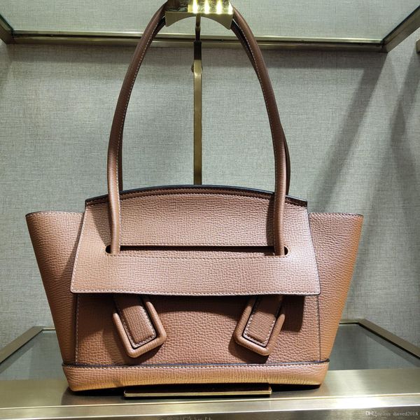 new european classic fashion ladies handbag fashion bag pure soft sheepskin leather, round bag banquet , braided style package
new european classic fashion ladies handbag fashion bag pure soft sheepskin leather, round bag banquet , braided style package