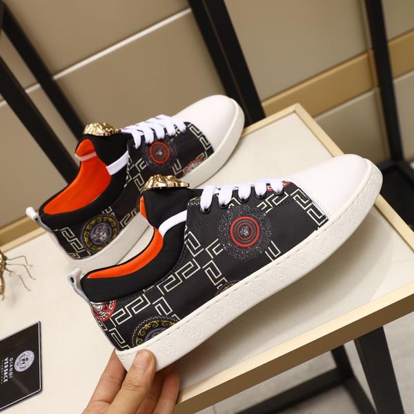 2020 new high-end luxury men's casual sports shoes fashion brand men's shoes three platforms classic medusa pattern nhtr, Black
2020 new high-end luxury men's casual sports shoes fashion brand men's shoes three platforms classic medusa pattern nhtr, Black