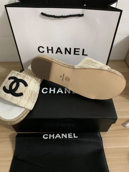 8 ps find similar 44 men women sandals designer shoes luxury slide summer fashion wide flat slippery with thick sandals slipper flip flo, Black
8 ps find similar 44 men women sandals designer shoes luxury slide summer fashion wide flat slippery with thick sandals slipper flip flo, Black