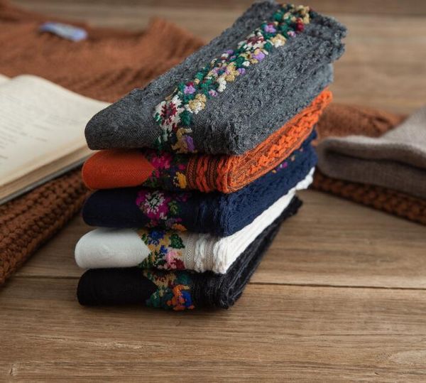 women socks in the tube autumn and winter models european and american national style flowers ladies socks new floral 194802, Black;white
women socks in the tube autumn and winter models european and american national style flowers ladies socks new floral 194802, Black;white