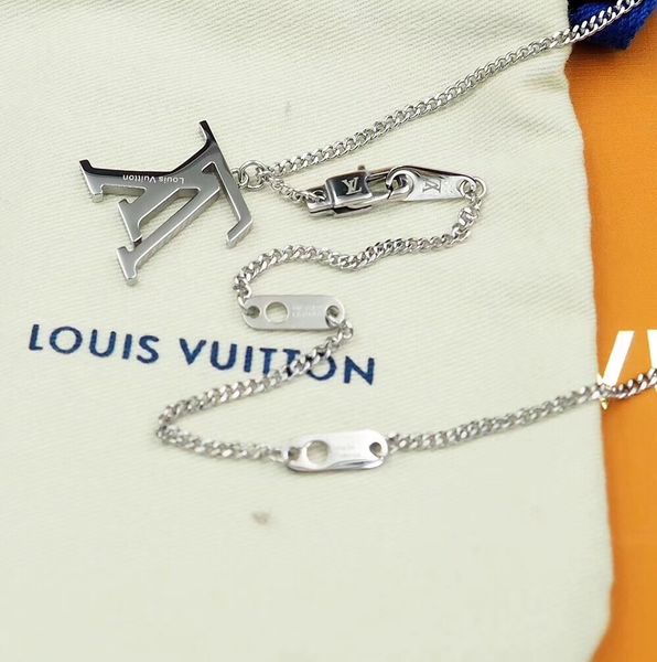 with box necklace luxury s fashion women necklace designer s lovely p2 louis vuitton s ornaments jewelry, Silver
with box necklace luxury s fashion women necklace designer s lovely p2 louis vuitton s ornaments jewelry, Silver