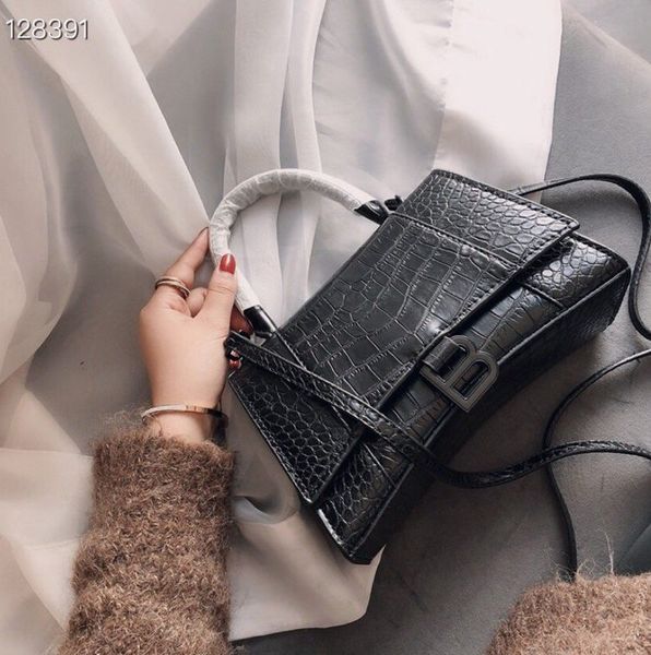 classic shoulder bags handbags tote purse shoulder strap crossbody bag leather women handbag -12590, Black
classic shoulder bags handbags tote purse shoulder strap crossbody bag leather women handbag -12590, Black