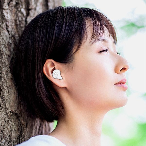 H1 chip generation 2 tw wirele charging earphone mart en or headphone air auto paring pod tereo earbud for iphone 11 android
H1 chip generation 2 tw wirele charging earphone mart en or headphone air auto paring pod tereo earbud for iphone 11 android
