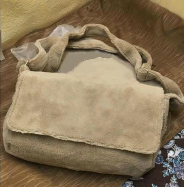 2019 classic black Flannel shoulder bag Women's High quality plush shoulder bag exquisite Cosmetic bag Storage package Wedding Gift VIP gift
2019 classic black Flannel shoulder bag Women's High quality plush shoulder bag exquisite Cosmetic bag Storage package Wedding Gift VIP gift