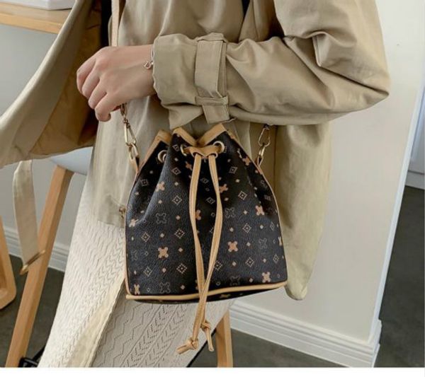 Small Bag Female 2020 New Printed Temperament Bucket Bags Wild Texture Fashion Shoulder Messenger Bag In Stock
Small Bag Female 2020 New Printed Temperament Bucket Bags Wild Texture Fashion Shoulder Messenger Bag In Stock