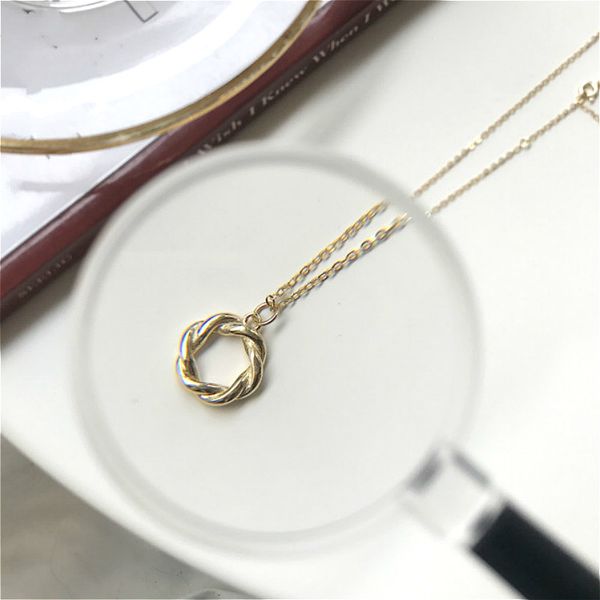fengxiaoling new fashion jewelry golden hollow garland pendant necklaces for women 925 sterling silver 18k gold necklace
fengxiaoling new fashion jewelry golden hollow garland pendant necklaces for women 925 sterling silver 18k gold necklace