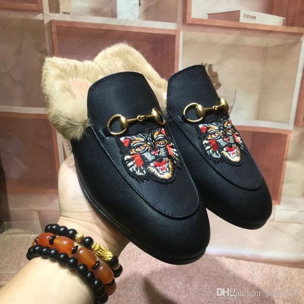 men luxury designer slippers brand fur slippers women genuine leather flat mules shoes metal chain casual shoes loafers outdoor slippers w1, Black
men luxury designer slippers brand fur slippers women genuine leather flat mules shoes metal chain casual shoes loafers outdoor slippers w1, Black