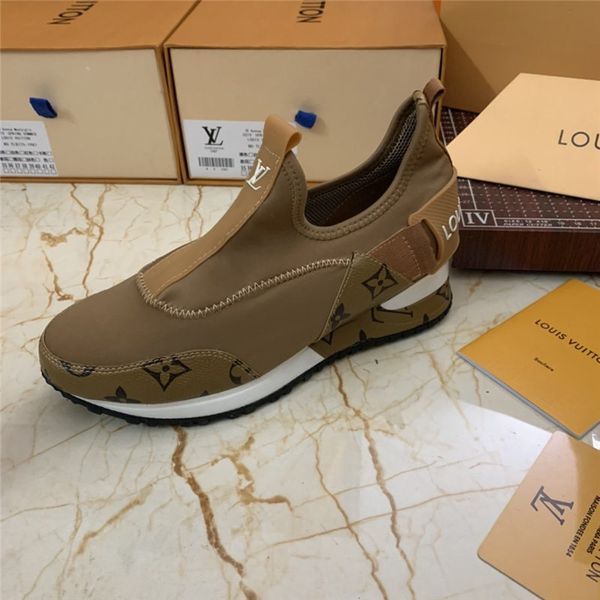 2020 new vq2 high-quality men's and women's casual sports shoes leather shoes couple models, fashionable wild flat shoes, box numb
2020 new vq2 high-quality men's and women's casual sports shoes leather shoes couple models, fashionable wild flat shoes, box numb