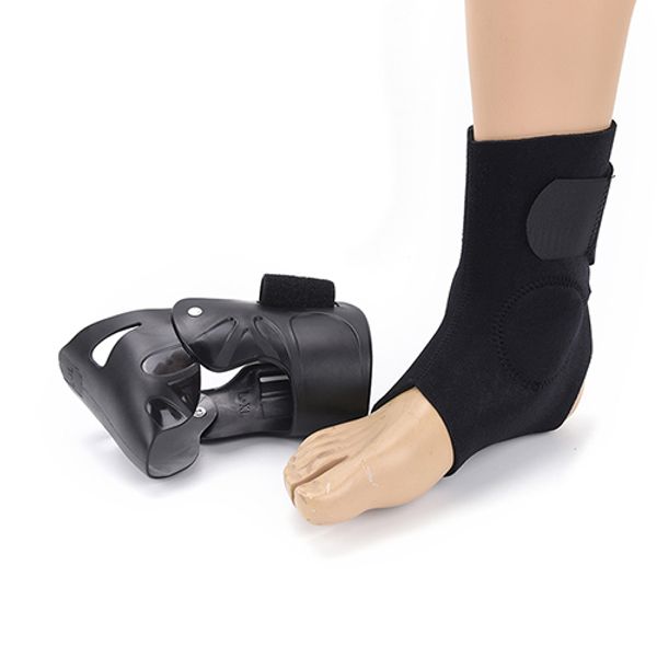 new good quality ankle support brace foot guard sprains wrap elastic splint strap sports, Blue;black
new good quality ankle support brace foot guard sprains wrap elastic splint strap sports, Blue;black