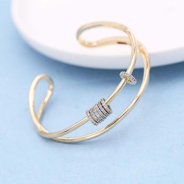 missfox цвета золота браслет для женщин романтические простым скользящим круг многослойный браслет шарма ювелирных изделий для дам новый пун, Black
missfox цвета золота браслет для женщин романтические простым скользящим круг многослойный браслет шарма ювелирных изделий для дам новый пун, Black