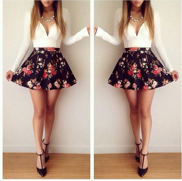 autumn explosion models deep v-neck long-sleeved dress low-cut floral mini dress women black and white two color optional, Black;gray
autumn explosion models deep v-neck long-sleeved dress low-cut floral mini dress women black and white two color optional, Black;gray