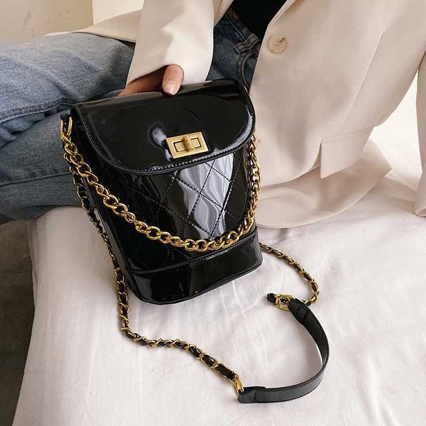 2020 fashion new women handbags crossbody bag leather casual retro simple women chain shoulder lock messenger bag
2020 fashion new women handbags crossbody bag leather casual retro simple women chain shoulder lock messenger bag