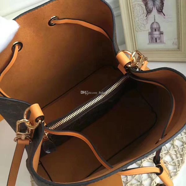 super quality brand selling women's bucket bag leather printed shoulder bag with hollow shoulder bag tote delivery
super quality brand selling women's bucket bag leather printed shoulder bag with hollow shoulder bag tote delivery