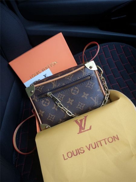 20ss luxurious monogram full logos print small box crossbody clutch bags fashion messenger shoulder men women mini bumbag outdoor handbag
20ss luxurious monogram full logos print small box crossbody clutch bags fashion messenger shoulder men women mini bumbag outdoor handbag