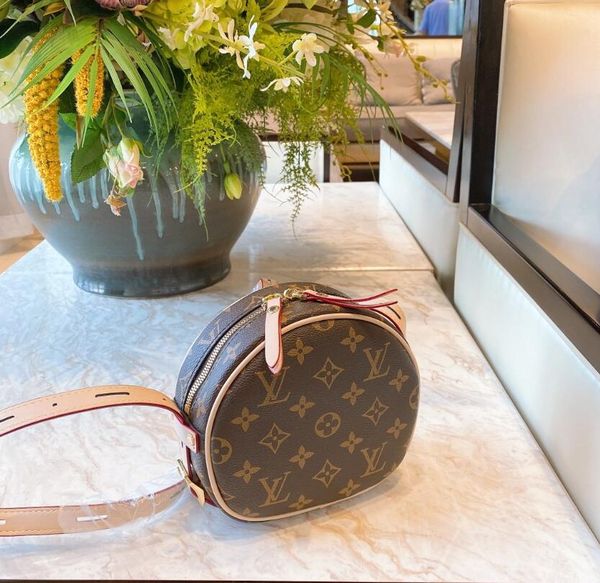 wholesale bag designer handbags cattlehide fashion bag leather madam shoulder bags crossbody bags handbag purse clutch backpack madam wallet
wholesale bag designer handbags cattlehide fashion bag leather madam shoulder bags crossbody bags handbag purse clutch backpack madam wallet