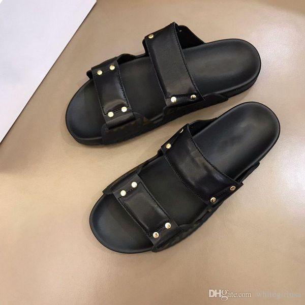 new fashion designers design men's slippers embroidery decoration super light rubber sole with the packing sale, Black
new fashion designers design men's slippers embroidery decoration super light rubber sole with the packing sale, Black
