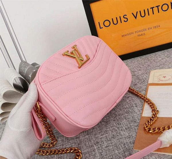 the latest french high-end brand women's wear small broken bag classic charm exquisite fashion design party delivery m53682, Black;red 
the latest french high-end brand women's wear small broken bag classic charm exquisite fashion design party delivery m53682, Black;red