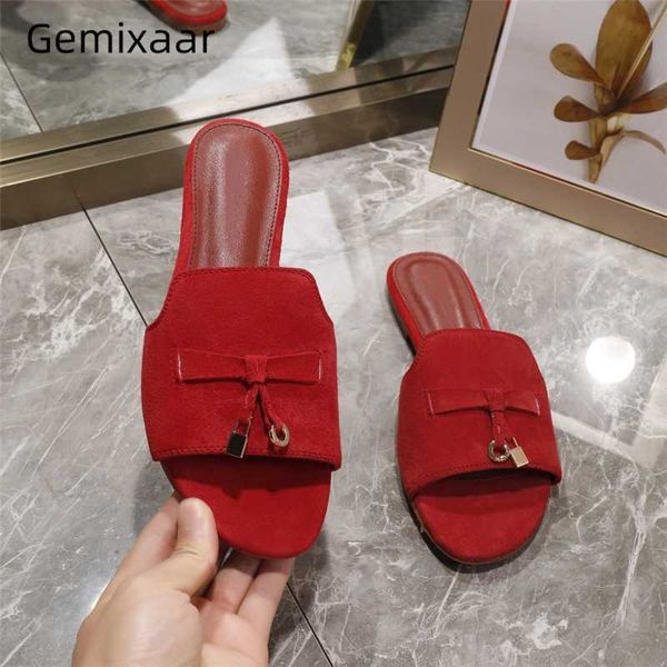 quality suede chic outwear slippers women open toe fringe metal locked decor candy color flat runway shoes woman, Black
quality suede chic outwear slippers women open toe fringe metal locked decor candy color flat runway shoes woman, Black