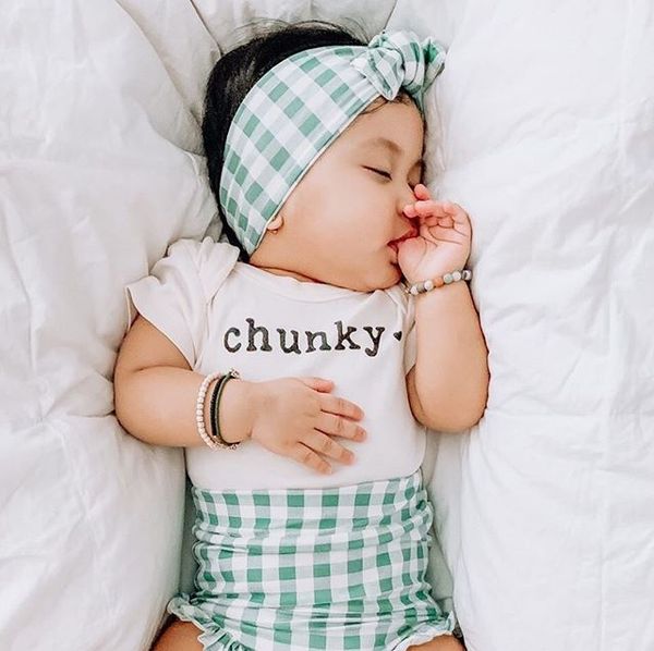 3-piece baby girls clothe fresh letter short sleeve jumpsuit plaid shorts pants with headband, White
3-piece baby girls clothe fresh letter short sleeve jumpsuit plaid shorts pants with headband, White
