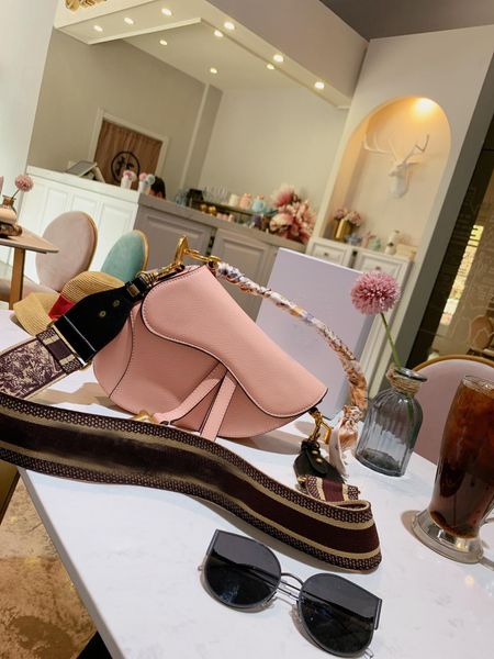 новое прибытие роскошные женщины мешок плеча мода designerhandbags женщины brandhandbags повседневный классические женские сумки сообщение 2
новое прибытие роскошные женщины мешок плеча мода designerhandbags женщины brandhandbags повседневный классические женские сумки сообщение 2