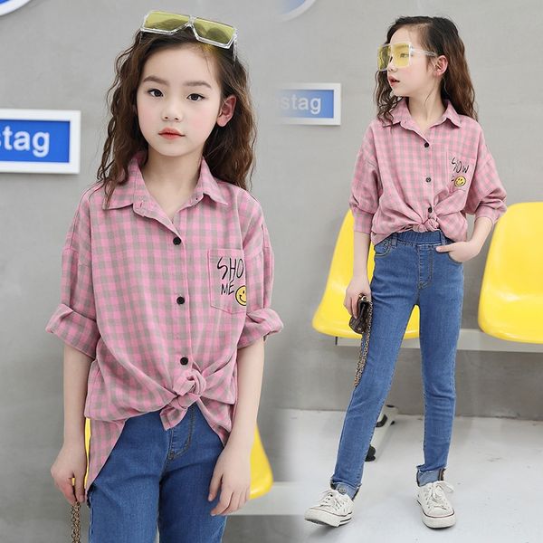 autumn girls cubicle striped shirt fashion fan smiling face long sleeve shirt fashion, White;black 
autumn girls cubicle striped shirt fashion fan smiling face long sleeve shirt fashion, White;black