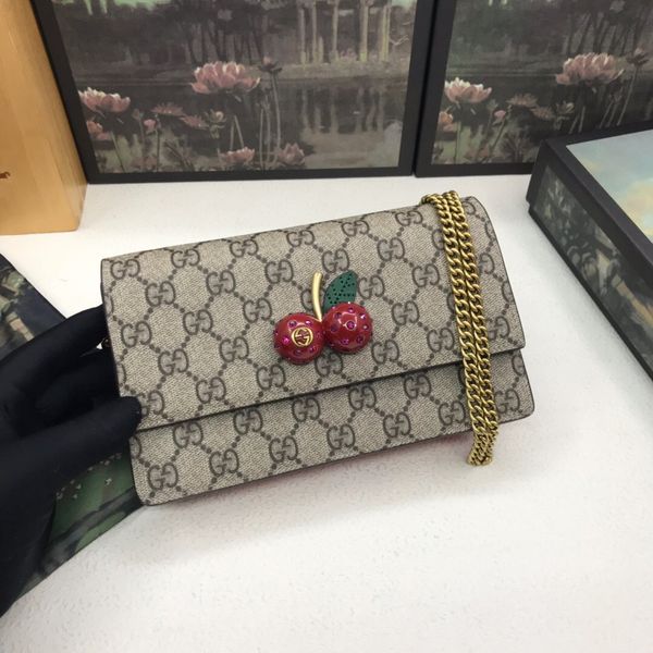 wholesale 2020 high end. in europe and the united states. fashionable mini chain wallet high-end style c085-1 . delivery, Blue;gray
wholesale 2020 high end. in europe and the united states. fashionable mini chain wallet high-end style c085-1 . delivery, Blue;gray