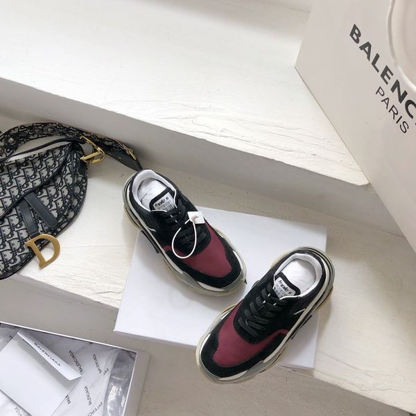 2020 new dw couple high-quality thick bottom sports casual couple air cushion casual sports shoes
2020 new dw couple high-quality thick bottom sports casual couple air cushion casual sports shoes