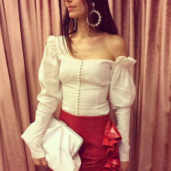 deat 2020 spring skew collar white blouse women long puff sleeve shirts female ruffle tunic mg286
deat 2020 spring skew collar white blouse women long puff sleeve shirts female ruffle tunic mg286