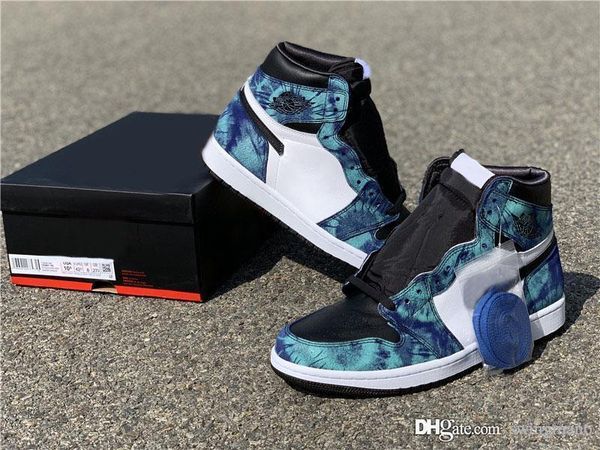 2020 выпуск воздуха aauthentic 1 high og retro wmns tie-dye баскетбол обувь aurora green женщина мужчина спорт кроссовки cd0461-100 с коробк
2020 выпуск воздуха aauthentic 1 high og retro wmns tie-dye баскетбол обувь aurora green женщина мужчина спорт кроссовки cd0461-100 с коробк