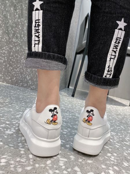 platform men and women shoes wild vintage luxury cartoon pattern leather small white shoes women casual sneakers 15, Black
platform men and women shoes wild vintage luxury cartoon pattern leather small white shoes women casual sneakers 15, Black