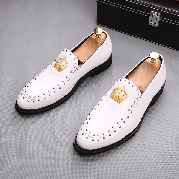 dress shoes 2021 men's britain crown embroidery gentleman flats casual wedding prom sapato social masculino, Black
dress shoes 2021 men's britain crown embroidery gentleman flats casual wedding prom sapato social masculino, Black