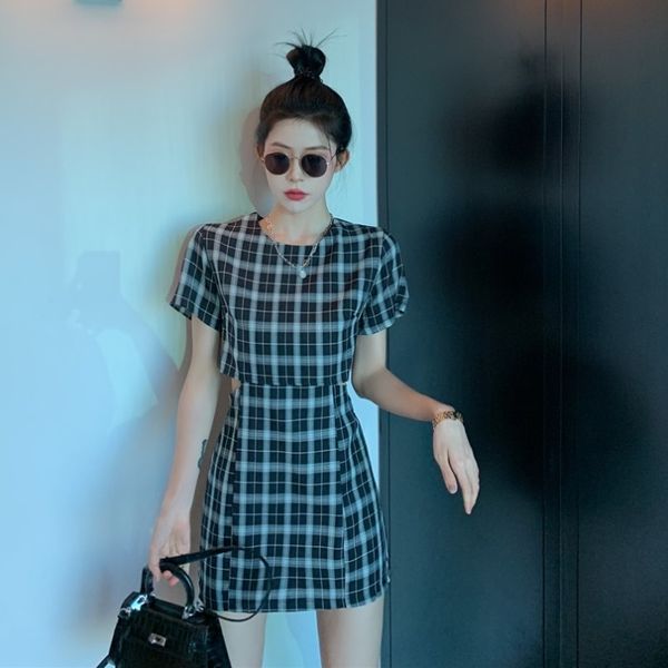 design sense fake two-piece dress 2020 summer new retro careful machine hollow waist slimming plaid skirt female, White;black
design sense fake two-piece dress 2020 summer new retro careful machine hollow waist slimming plaid skirt female, White;black