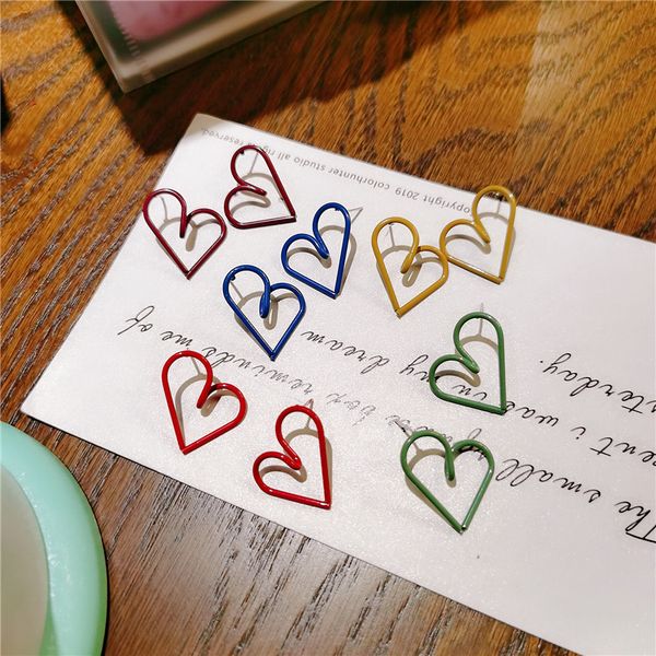 2020 korean new vintage hollow irregular colorful heart stud earrings for women fashion oorbellen red yellow green colors, Golden;silver
2020 korean new vintage hollow irregular colorful heart stud earrings for women fashion oorbellen red yellow green colors, Golden;silver