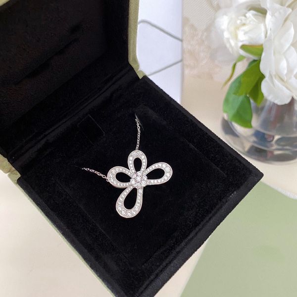 sell fashion flower diamond necklace iced out pendant for lady women party wedding lovers gift engagement jewelry with box, Silver
sell fashion flower diamond necklace iced out pendant for lady women party wedding lovers gift engagement jewelry with box, Silver