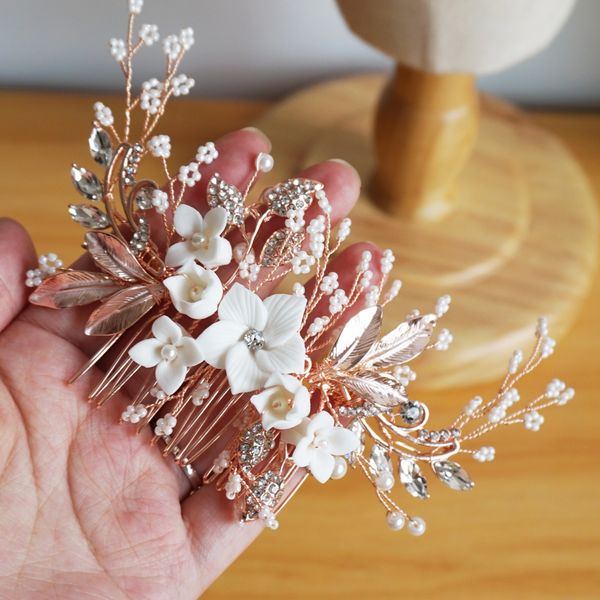 rose gold wedding hair comb handmade clay floral bridal headpiece rhinestone and crystal party prom hair jewelry for brides, Golden;white
rose gold wedding hair comb handmade clay floral bridal headpiece rhinestone and crystal party prom hair jewelry for brides, Golden;white