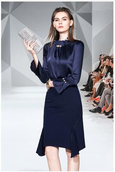 pearl flared sleeve loose shirt + hip fishtail skirt set, Black;gray
pearl flared sleeve loose shirt + hip fishtail skirt set, Black;gray