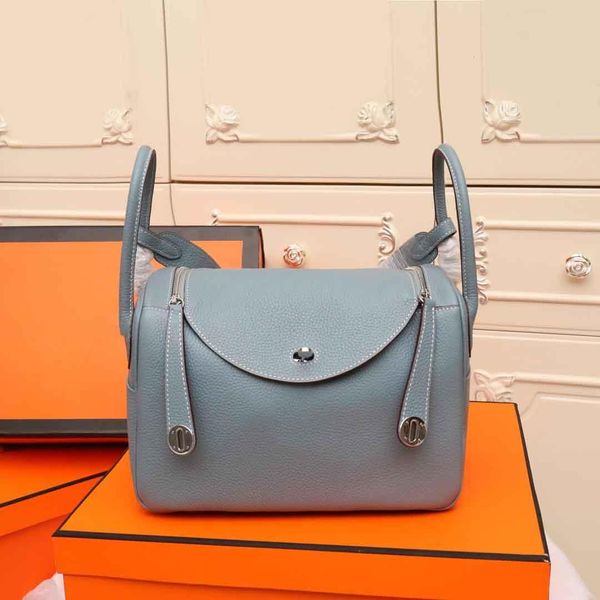 classic fashion designer women handbags strap shoulder bags genuine leather black bag small purse tote shoulder bags style hipping 26cm
classic fashion designer women handbags strap shoulder bags genuine leather black bag small purse tote shoulder bags style hipping 26cm