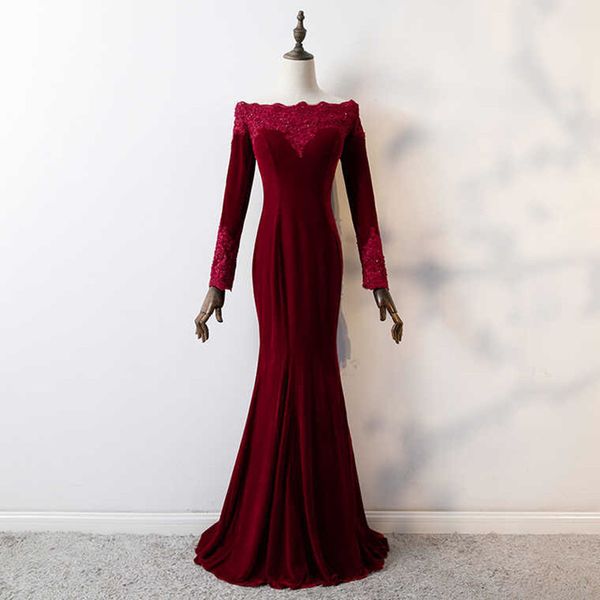 velvet mermaid evening dresses with lace appliques 2019 long sleeves evening gowns new floor length party dress, Black;red
velvet mermaid evening dresses with lace appliques 2019 long sleeves evening gowns new floor length party dress, Black;red