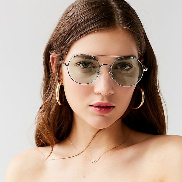 Retro Oval Sunglasses 2019 Women Female Vintage Hip Hop Eyewear Vintage Lady Travel Beach Metal Frame Sunglasses GD006, White;black
Retro Oval Sunglasses 2019 Women Female Vintage Hip Hop Eyewear Vintage Lady Travel Beach Metal Frame Sunglasses GD006, White;black