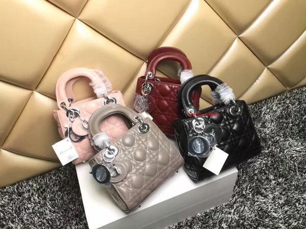 2020 luxury quality celebrity design lady 3 plaid shoulder bag genuine patent leather plaid chain bag lambskin with charms miss handbag
2020 luxury quality celebrity design lady 3 plaid shoulder bag genuine patent leather plaid chain bag lambskin with charms miss handbag