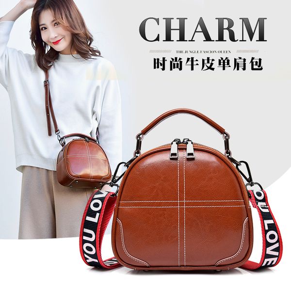 yilian a woman's bag with real leather, a vintage messenger bag with tassels, woman's shoulder bag, man's leather bag
yilian a woman's bag with real leather, a vintage messenger bag with tassels, woman's shoulder bag, man's leather bag