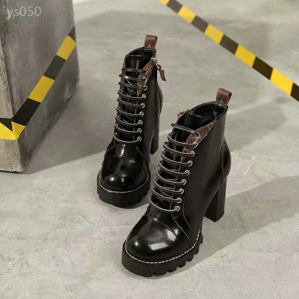 2019 winter high-heeled patent leather short tube martin boots women's thick heel boots zipper classic high-end non-slip bare boot, Black
2019 winter high-heeled patent leather short tube martin boots women's thick heel boots zipper classic high-end non-slip bare boot, Black