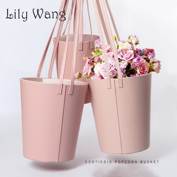 high grade florist leather gift box packaging with handle flower arrangement floral bouquet bucket wedding party decoration
high grade florist leather gift box packaging with handle flower arrangement floral bouquet bucket wedding party decoration