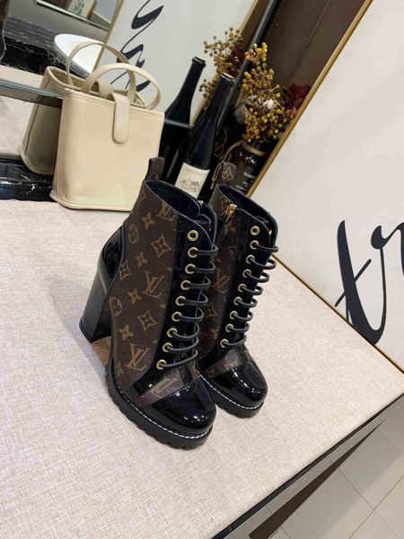 new style luxury women's shoes martin boots fashion design brand high heel lace up classic pattern three platforms gree, Black
new style luxury women's shoes martin boots fashion design brand high heel lace up classic pattern three platforms gree, Black