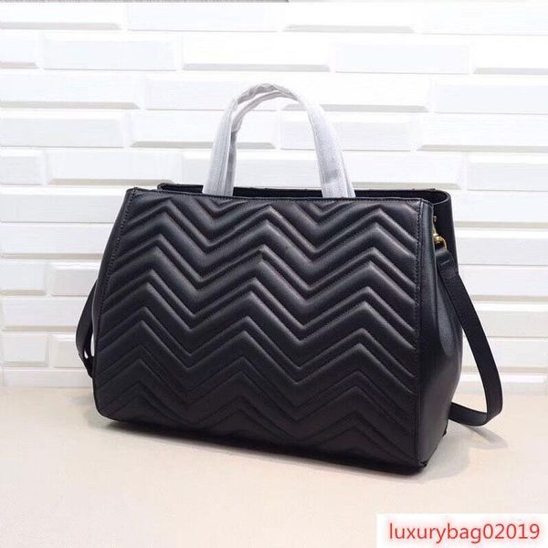 women high gloss leather striped zipper & hasp famous bag design bag lady leather bag
women high gloss leather striped zipper & hasp famous bag design bag lady leather bag
