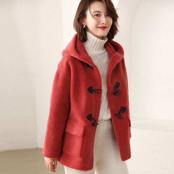 2019 pellet sheep shearing wool coat female short hooded horn buckle composite fur one cashmere coat, Black
2019 pellet sheep shearing wool coat female short hooded horn buckle composite fur one cashmere coat, Black
