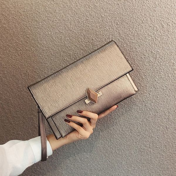 2020 new ladies shoulder bag korean fashion casual simple solid color lock women's messenger dinner bag
2020 new ladies shoulder bag korean fashion casual simple solid color lock women's messenger dinner bag