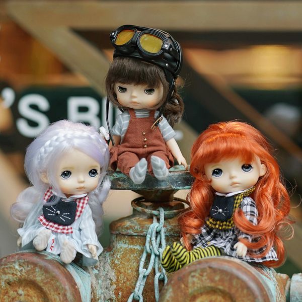 new vinly plastic doll ,20cm dolls like holal doll with clothes no have shoes t200428
new vinly plastic doll ,20cm dolls like holal doll with clothes no have shoes t200428