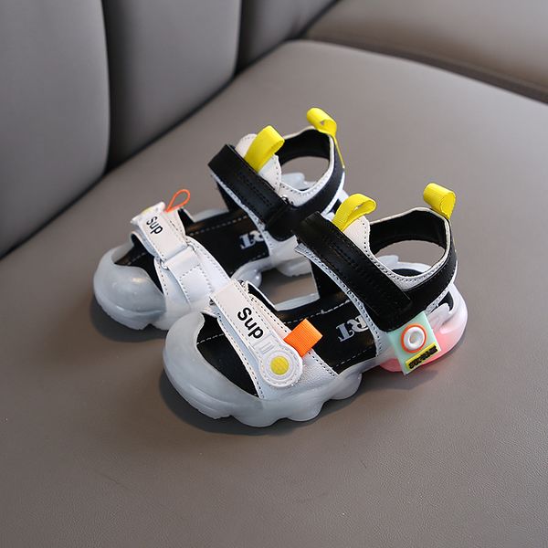 children sandals girls princess shoes breathable fashion student beach shoes with led kids for girl 2020 summer new style
children sandals girls princess shoes breathable fashion student beach shoes with led kids for girl 2020 summer new style
