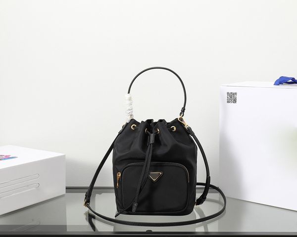 bags leather material classic pattern accessories middle zipper center new bag genuine leather original single cowhide
bags leather material classic pattern accessories middle zipper center new bag genuine leather original single cowhide